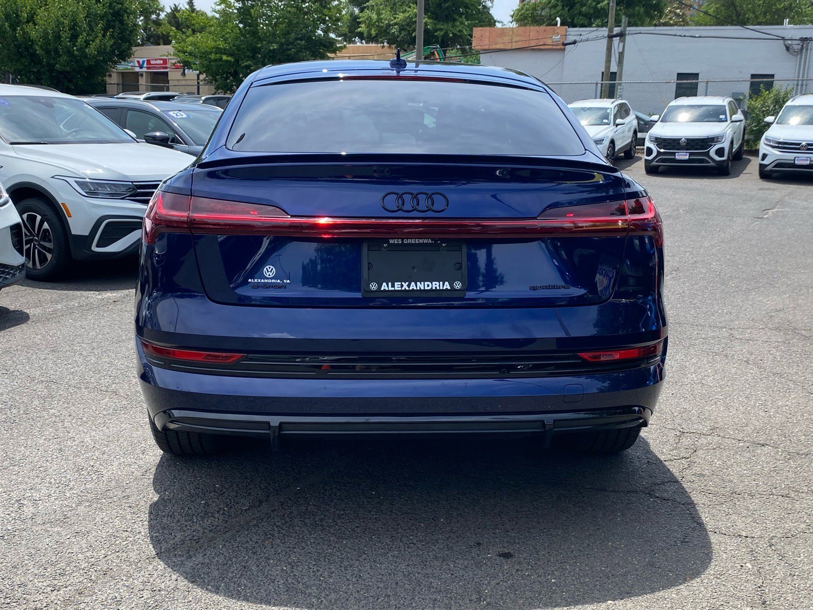 Used 2023 Audi e-tron Premium Plus w/ Premium Plus Package AWD/4WD image 3