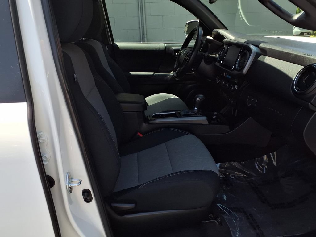 Certified 2023 Toyota Tacoma TRD Off-Road AWD/4WD image 25
