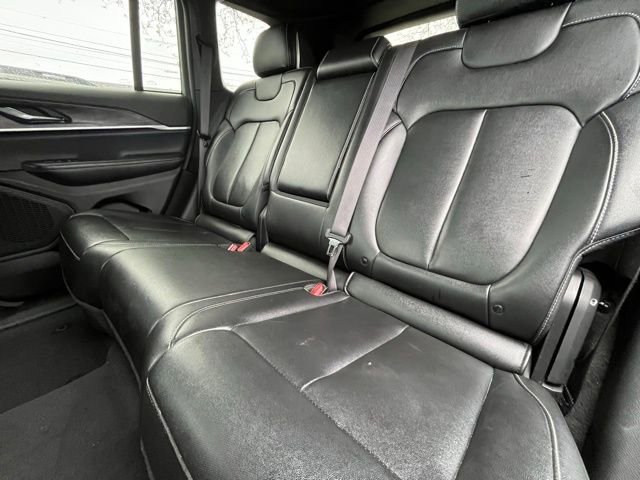 Used 2024 Jeep Grand Cherokee Limited AWD/4WD image 25