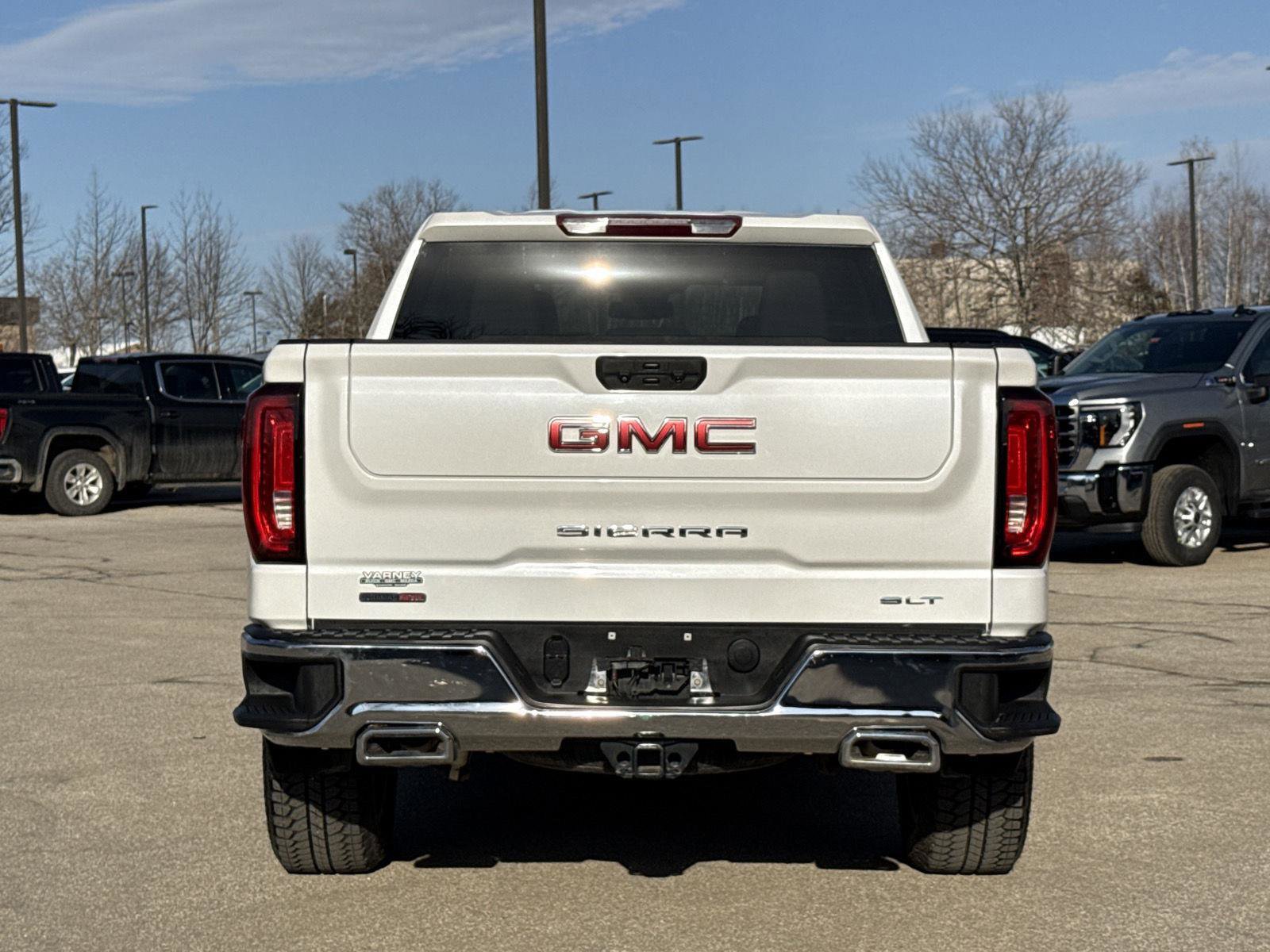 Used 2023 GMC Sierra 1500 SLT w/ SLT Premium Package AWD/4WD image 9