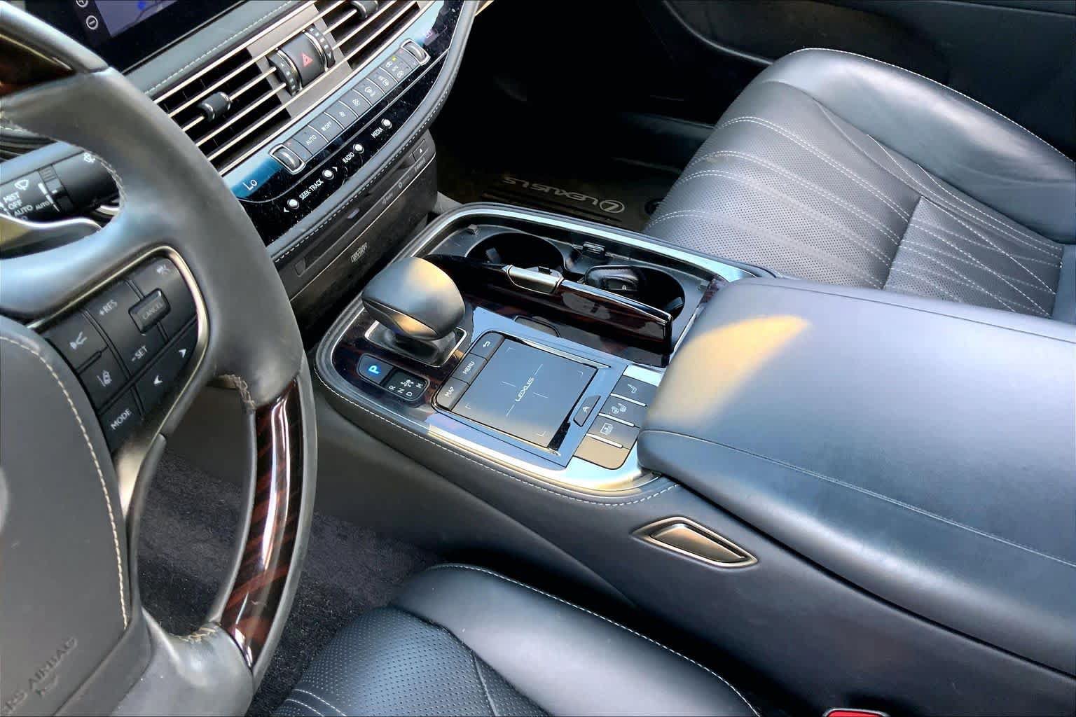 Certified 2022 Lexus LS 500 AWD w/ Interior Upgrade Package image 17