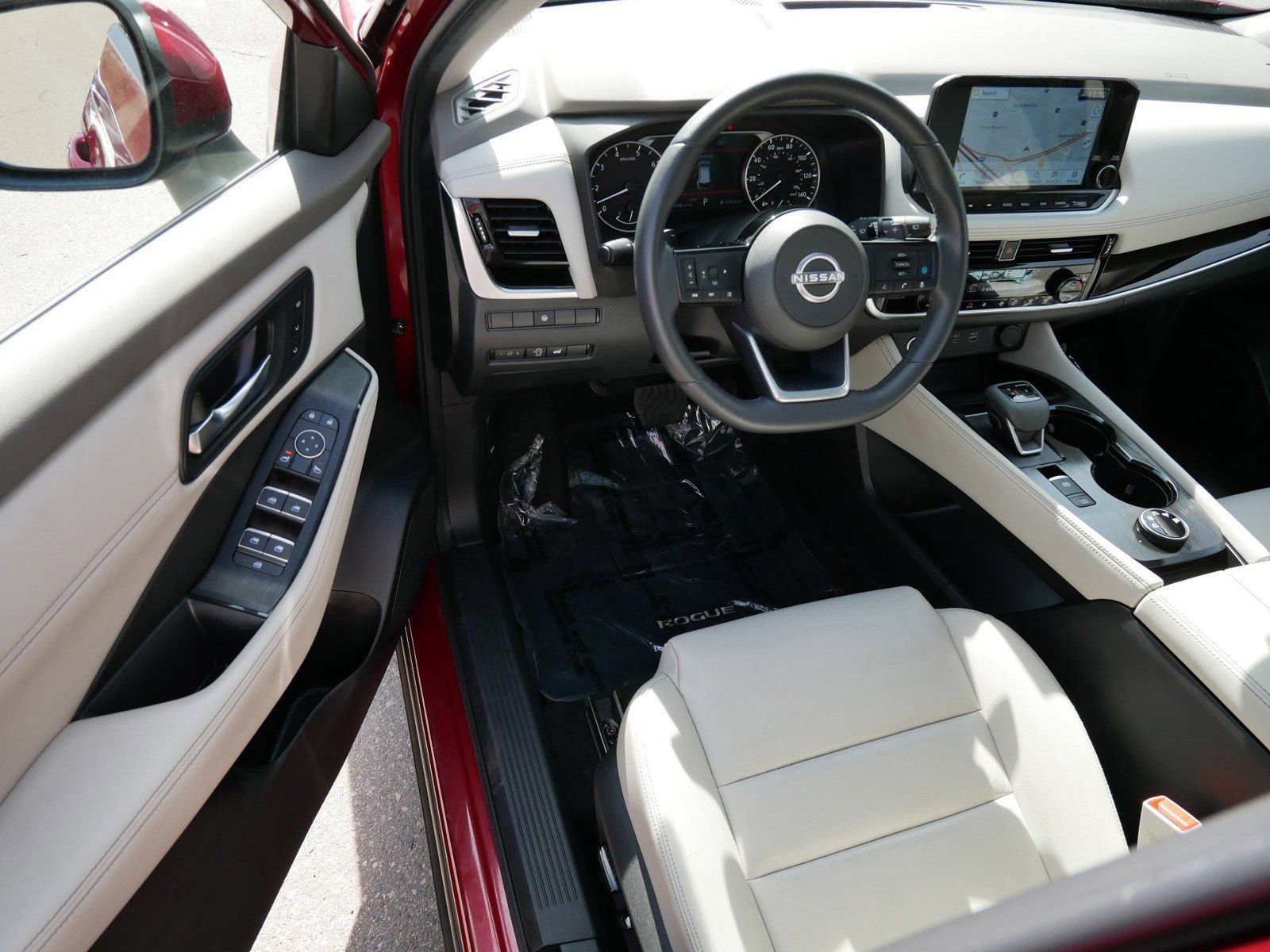 Used 2023 Nissan Rogue SL w/ SL Premium Package image 10