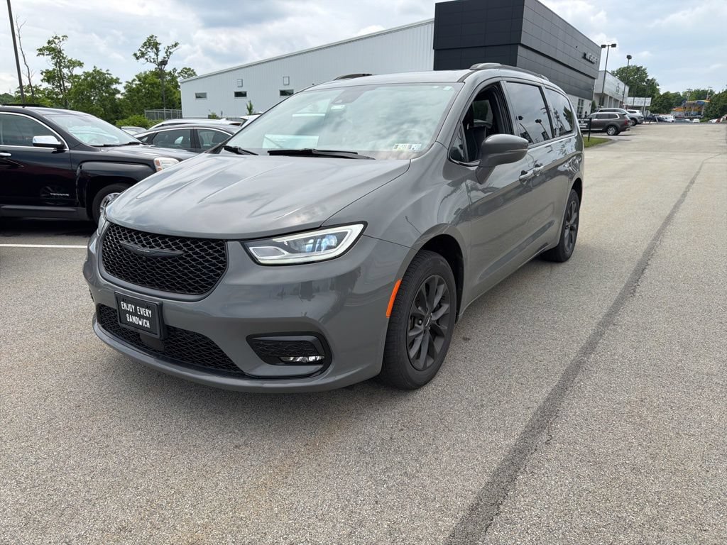 Used 2021 Chrysler Pacifica Limited w/ S Appearance Package AWD/4WD image 3