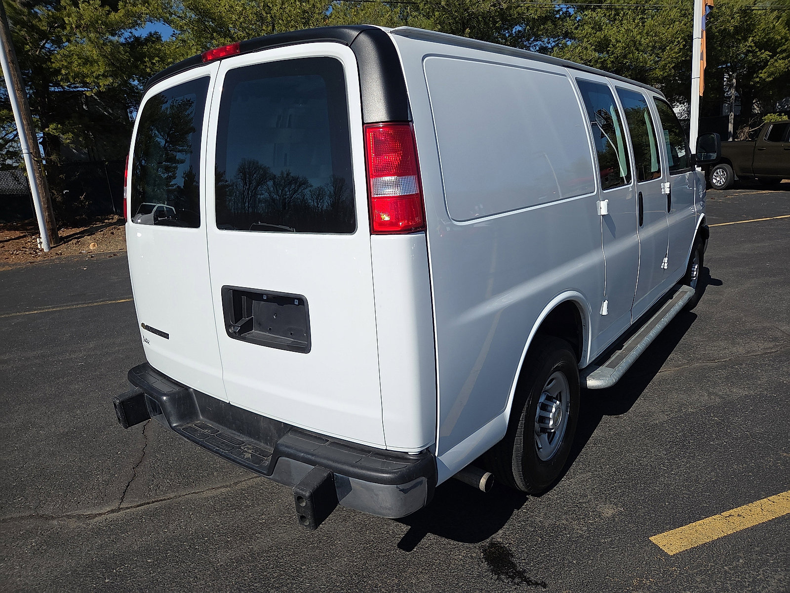 Used 2024 Chevrolet Express 2500 Work Van w/ Driver Convenience Package image 3