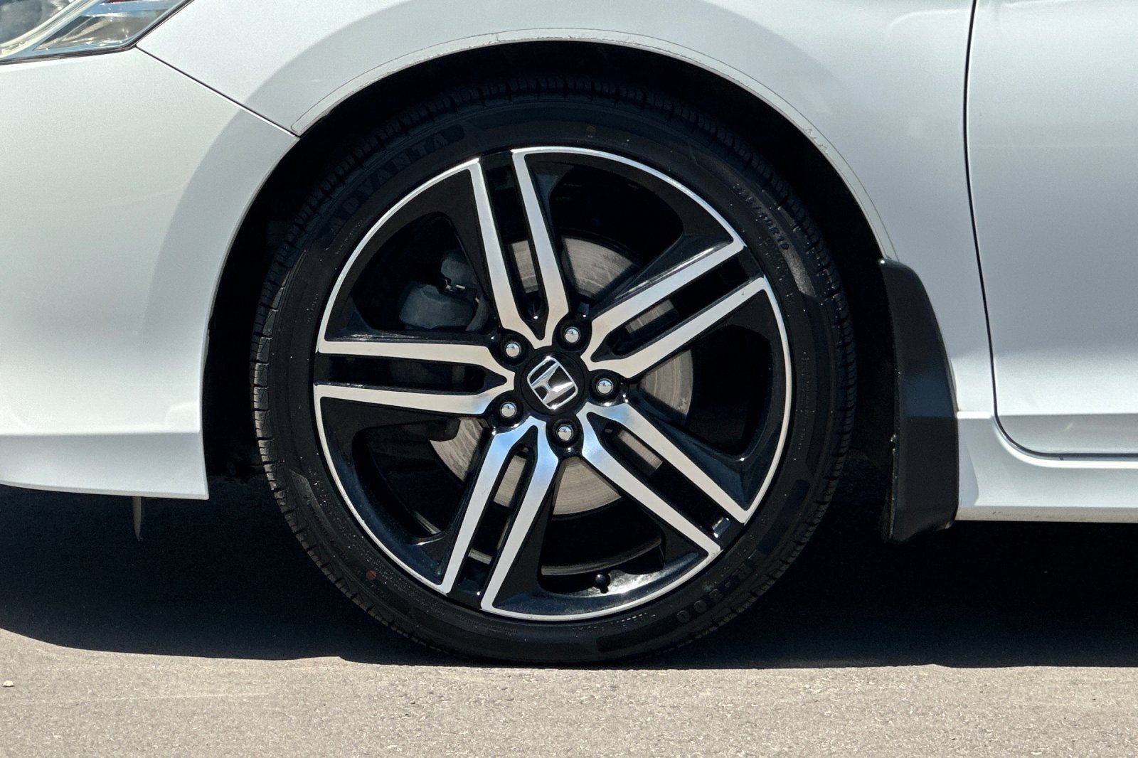 Used 2016 Honda Accord Touring image 35