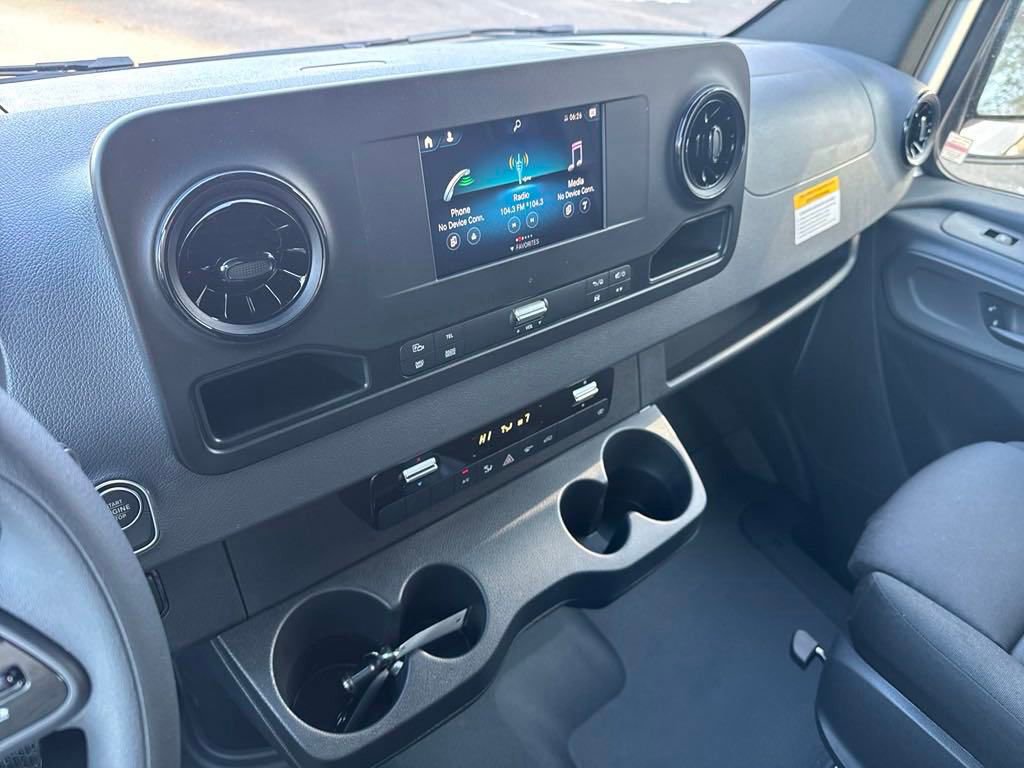 Used 2024 Mercedes-Benz Sprinter 3500 image 17