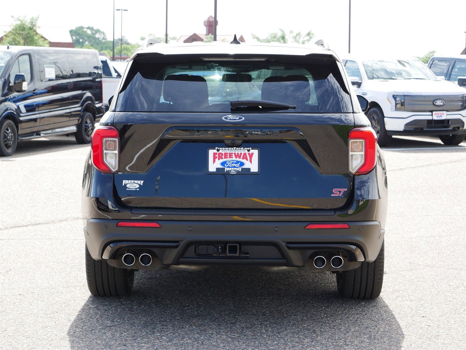 Used 2022 Ford Explorer ST w/ Equipment Group 401A image 4