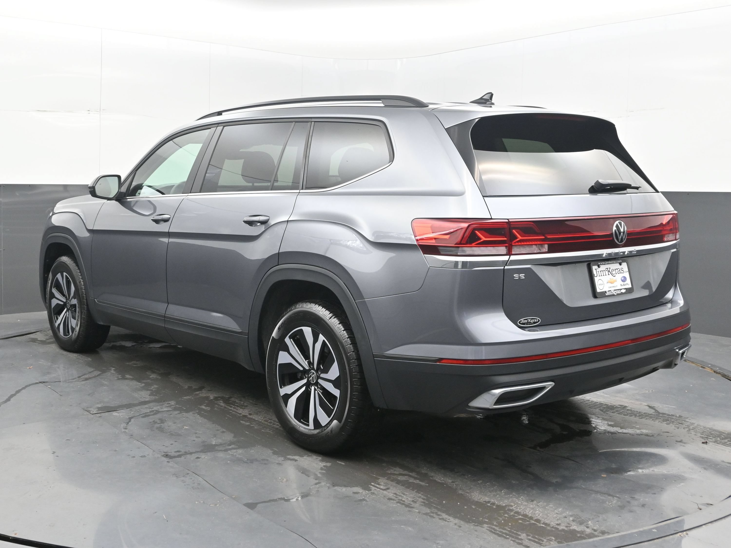 Used 2024 Volkswagen Atlas SE FWD image 8