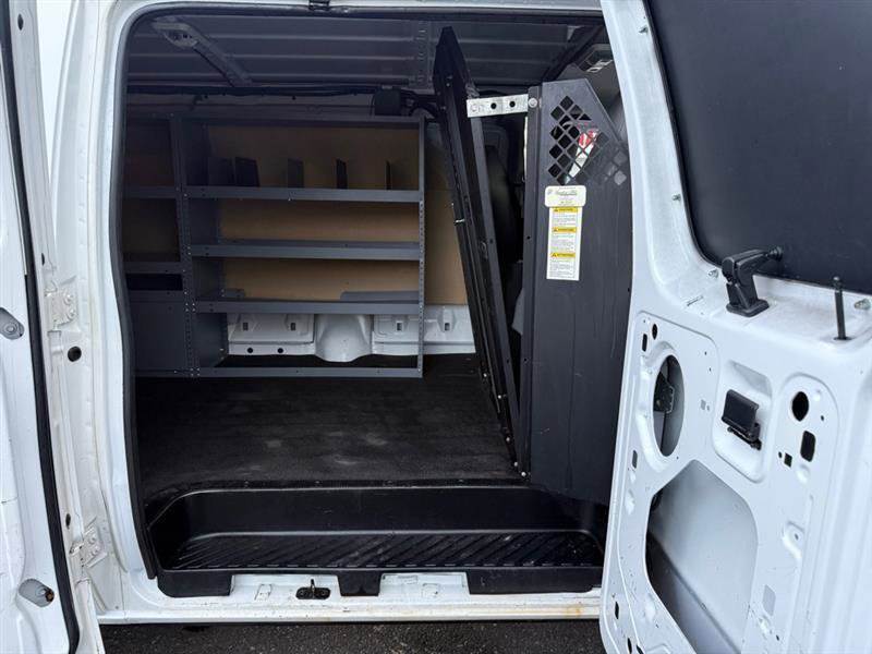 Used 2011 Ford E-250 and Econoline 250 RWD image 9