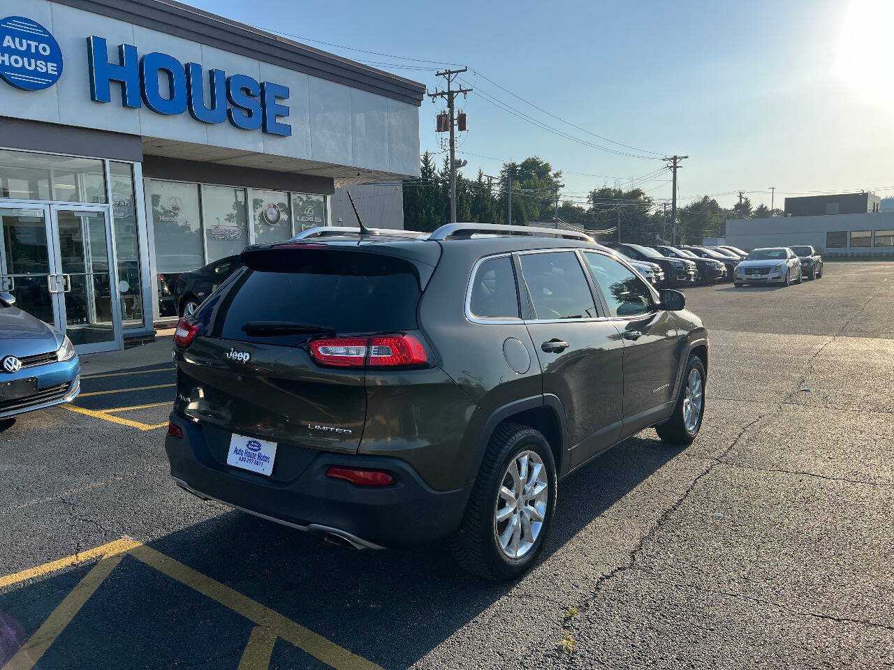 Used 2015 Jeep Cherokee Limited AWD/4WD image 10