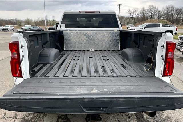 Used 2024 Chevrolet Silverado 3500 LT w/ Convenience Package image 7