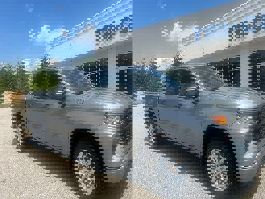 New 2026 Chevrolet Silverado 1500 Custom image 2