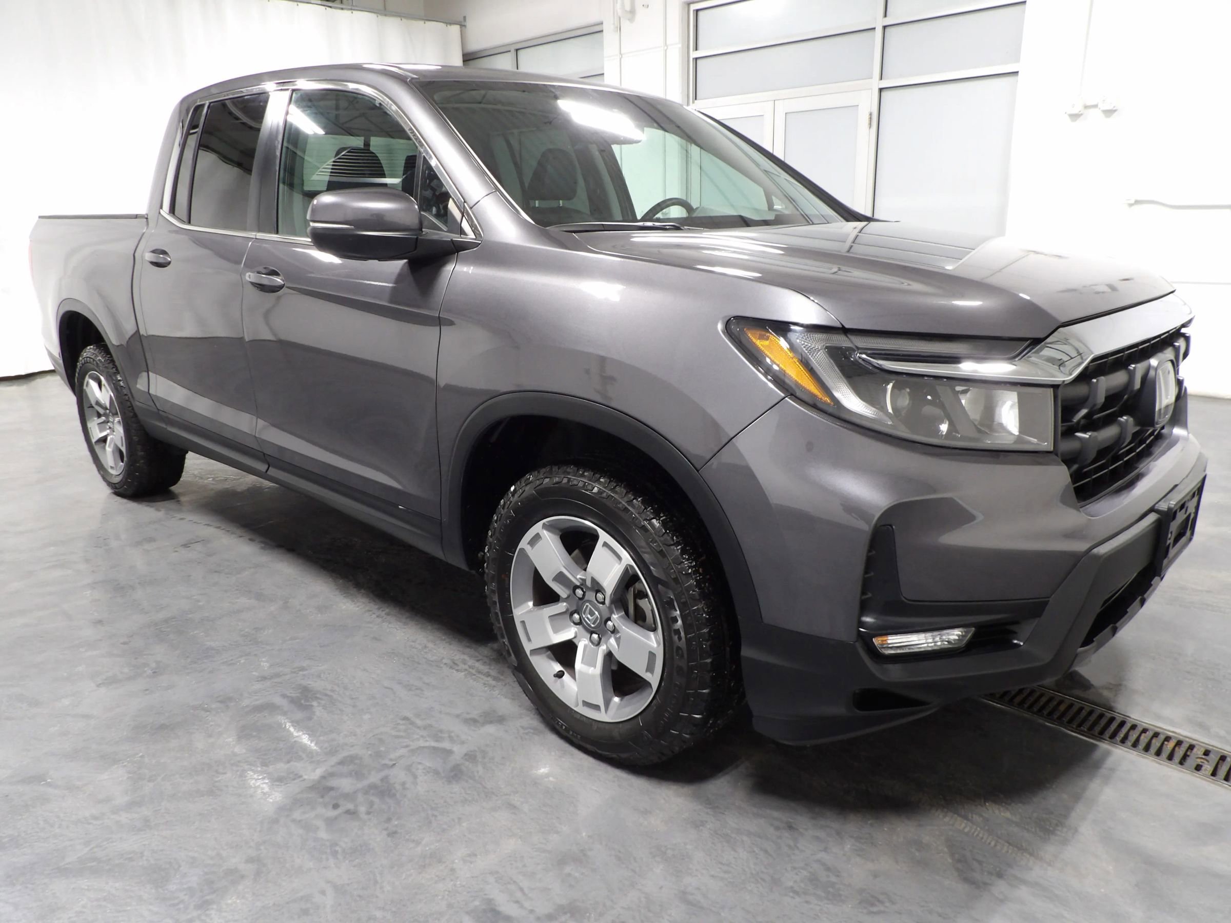 Used 2025 Honda Ridgeline RTL image 2