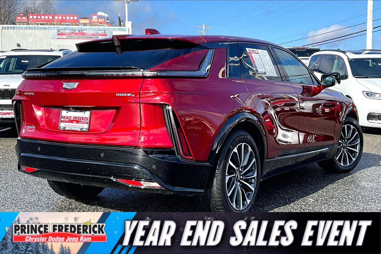 Used 2024 Cadillac Lyriq Sport image 11