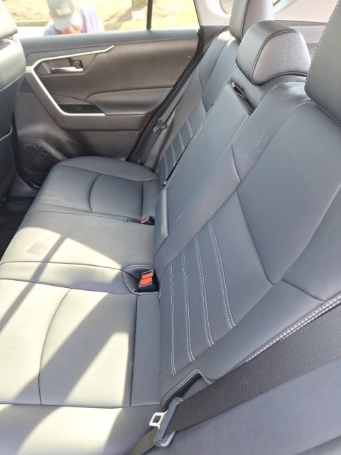 Used 2021 Toyota RAV4 XLE Premium image 21