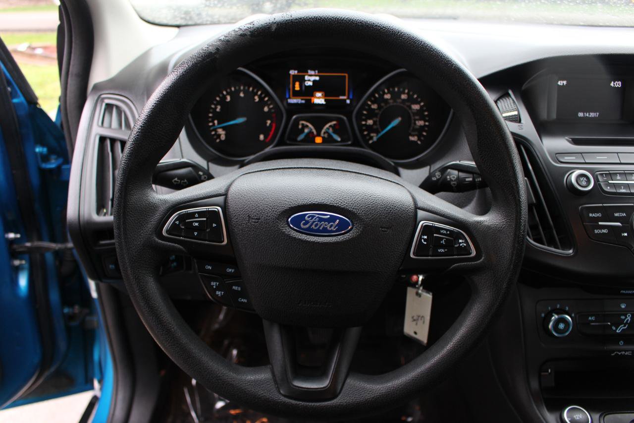 Used 2015 Ford Focus SE FWD image 19