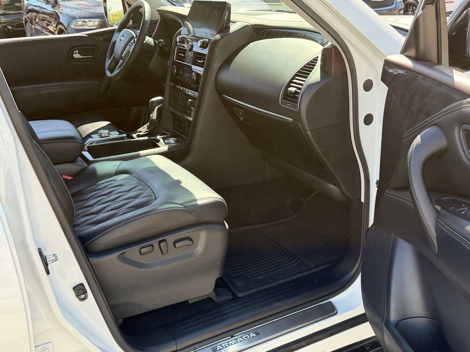 Used 2022 Nissan Armada Platinum w/ Captain's Chairs Package RWD image 29