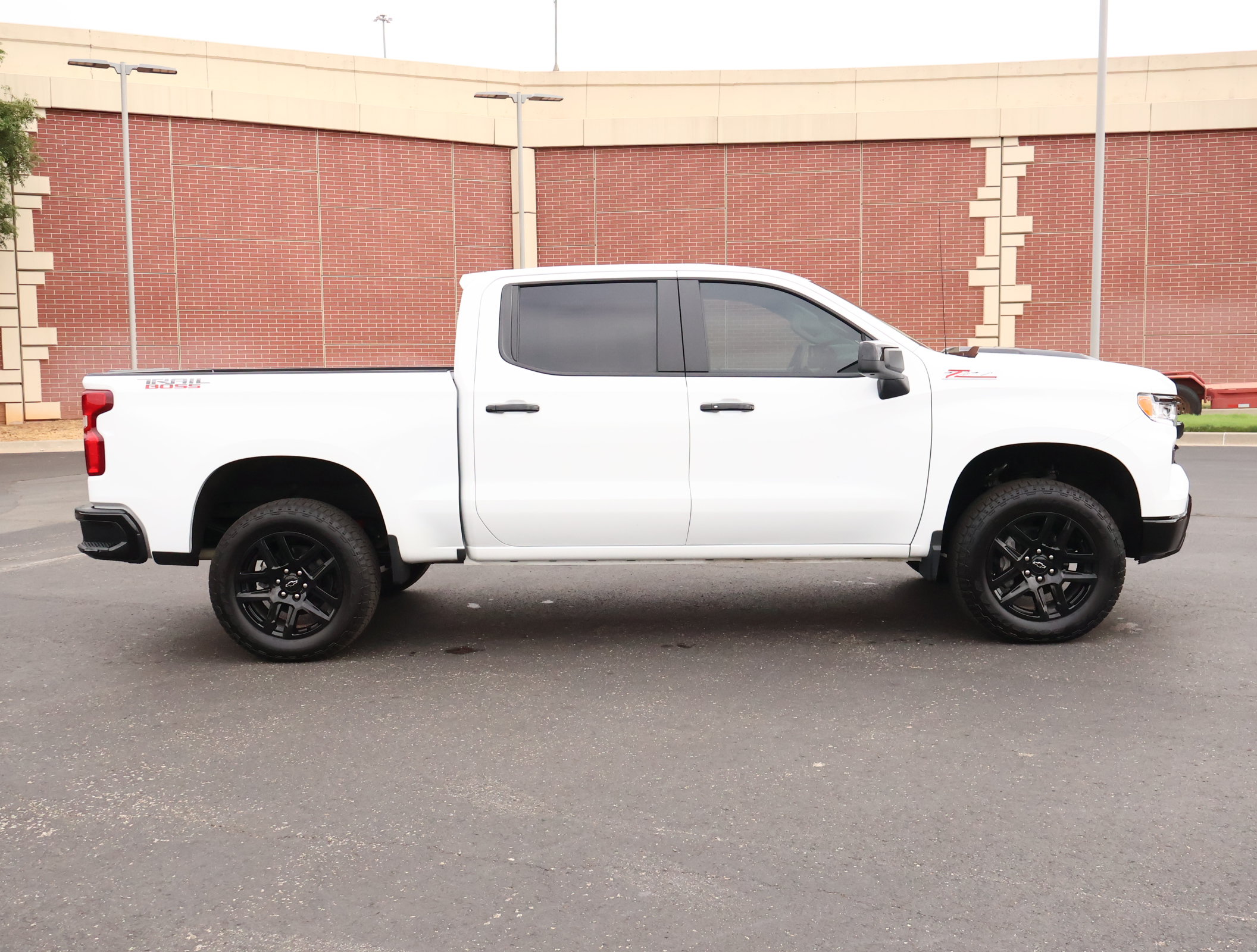 Used 2025 Chevrolet Silverado 1500 LT Trail Boss w/ Convenience Package II AWD/4WD image 33