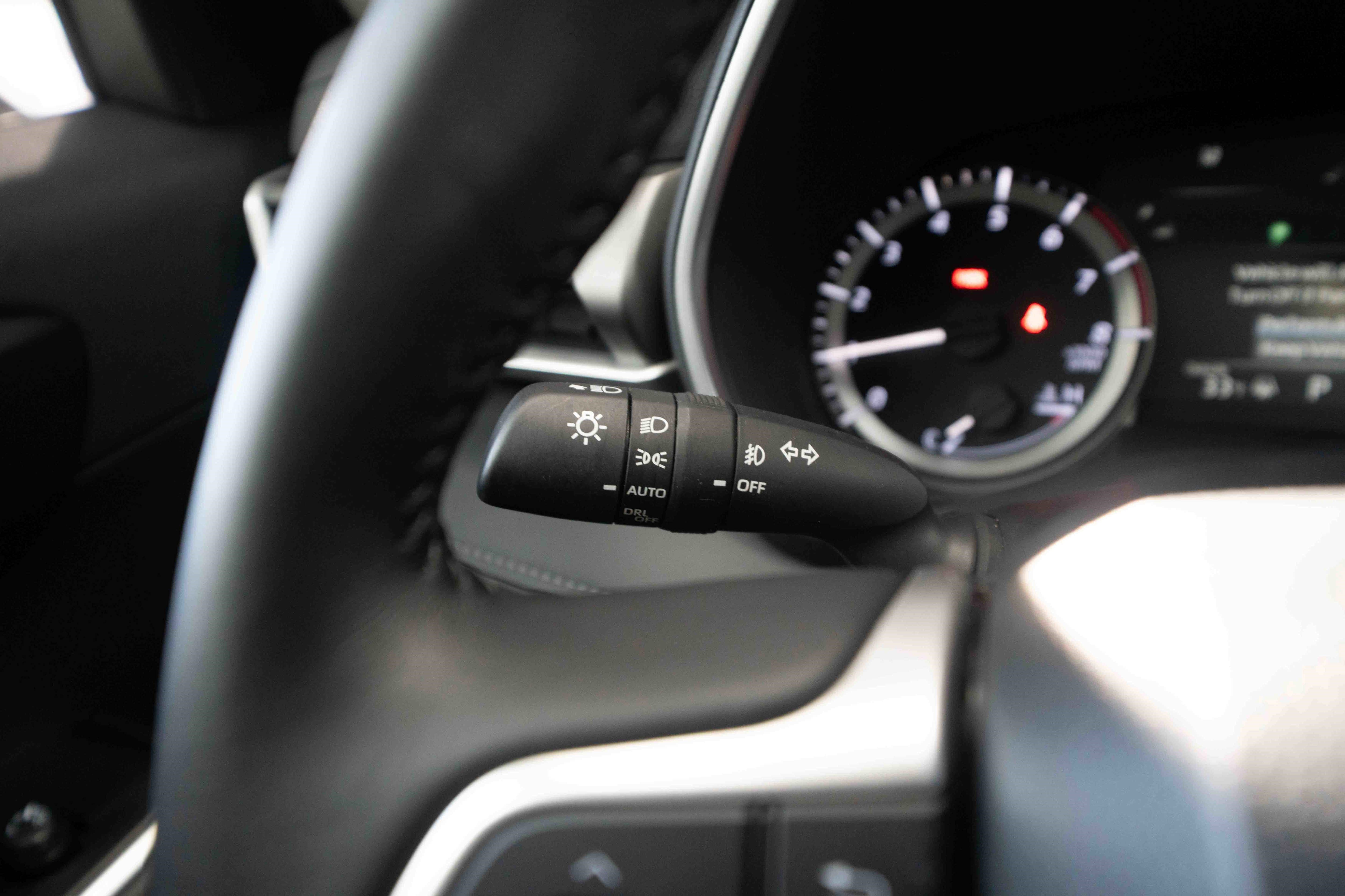 Used 2025 Toyota Highlander XLE image 13