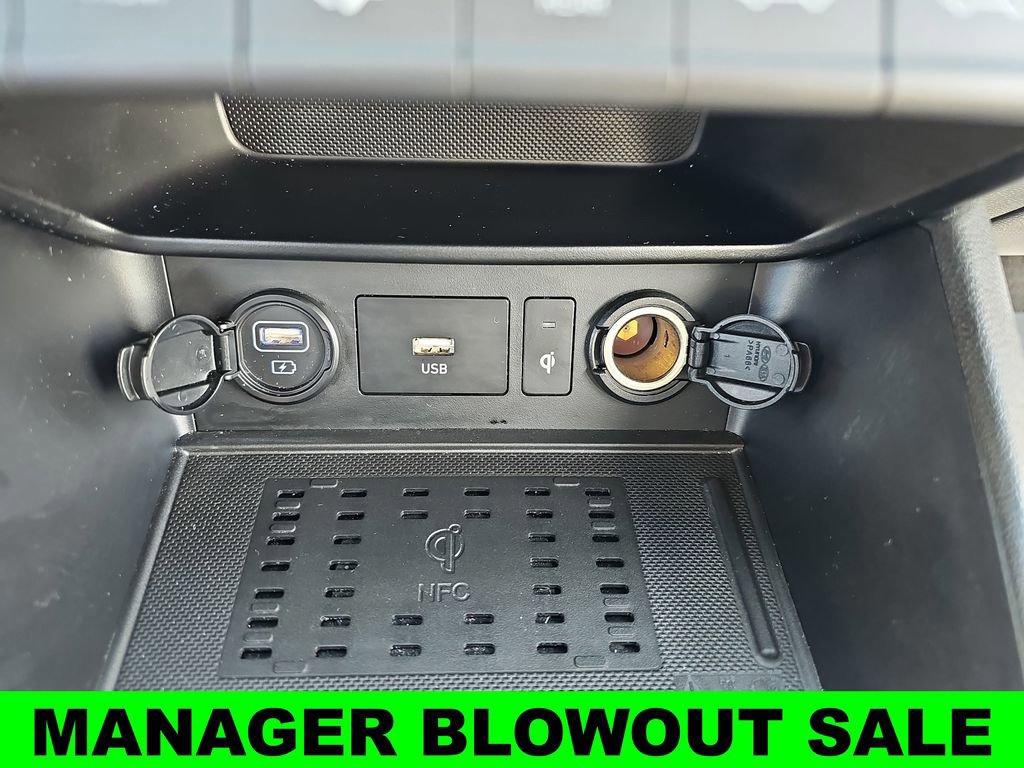 Used 2022 Hyundai Kona Limited image 25