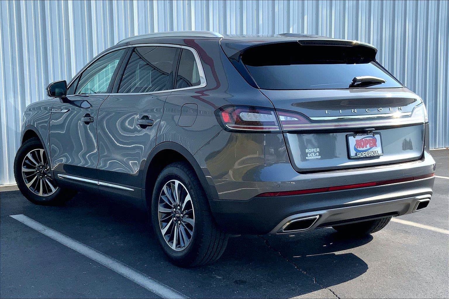 Used 2023 Lincoln Nautilus Reserve AWD/4WD image 9