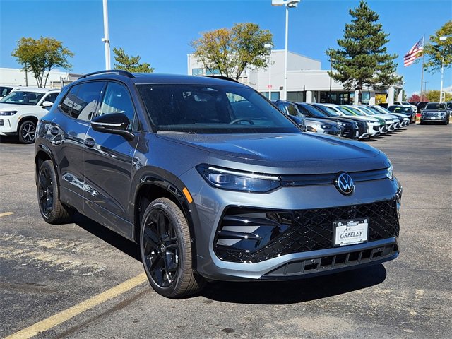 New 2025 Volkswagen Tiguan SE R-Line