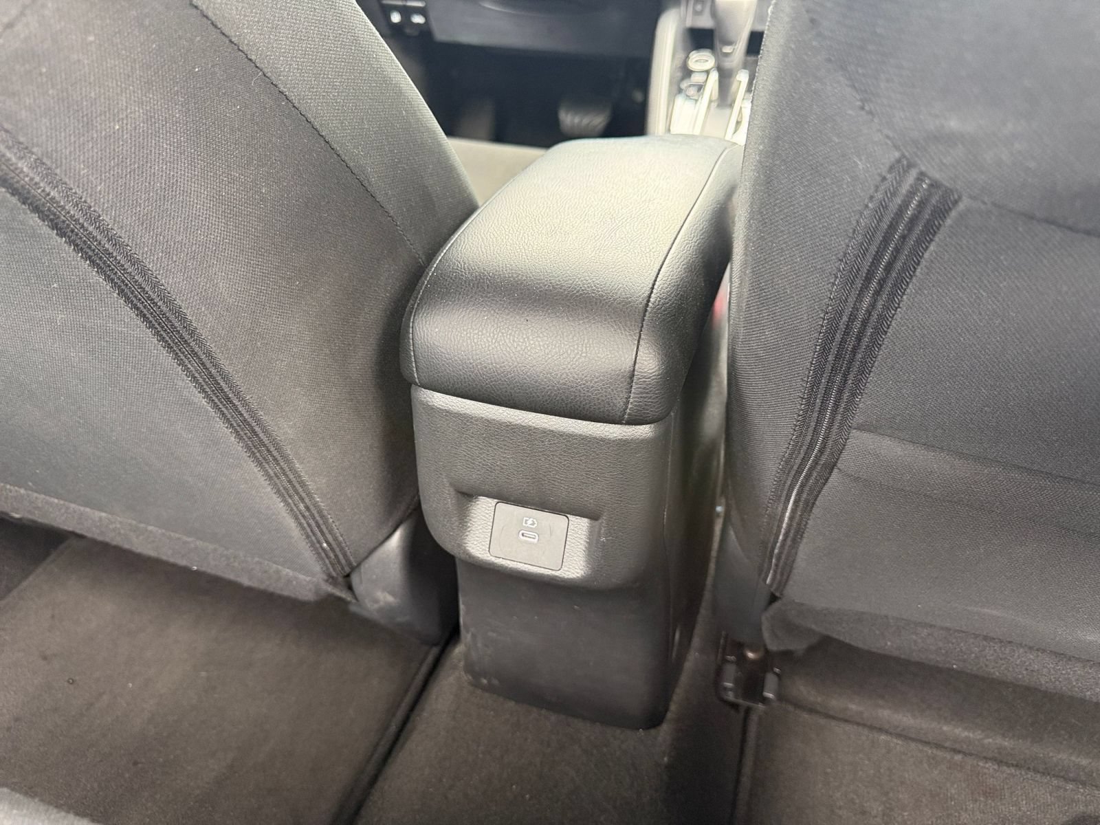 Used 2025 Nissan Versa SV FWD image 19