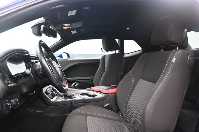 Used 2021 Dodge Challenger SXT w/ Driver Convenience Group RWD image 14
