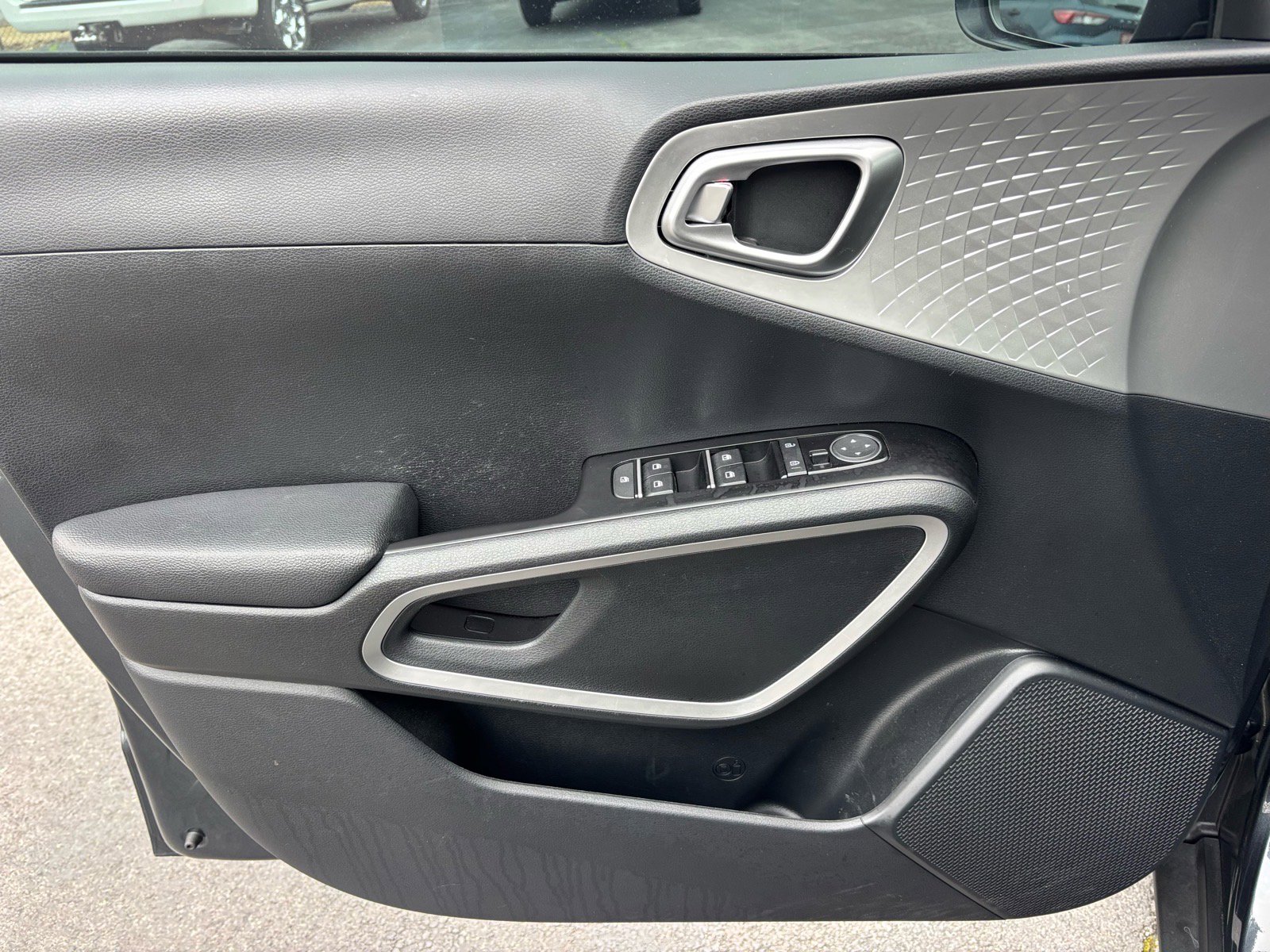 Used 2023 Kia Soul S FWD image 6