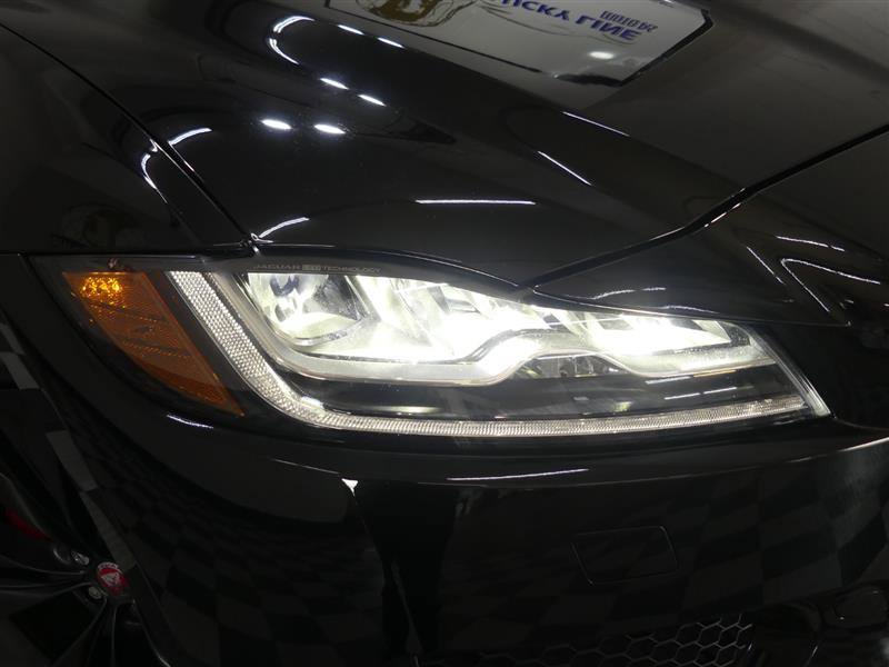 Used 2019 Jaguar F-PACE S image 15