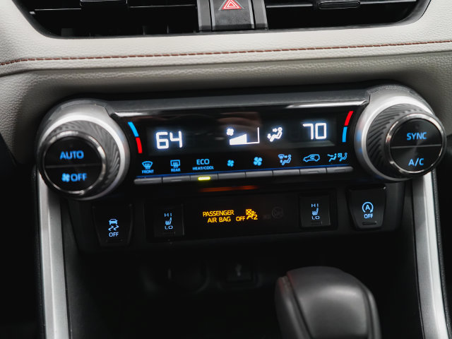 Used 2022 Toyota RAV4 XLE w/ Convenience Package AWD/4WD image 32