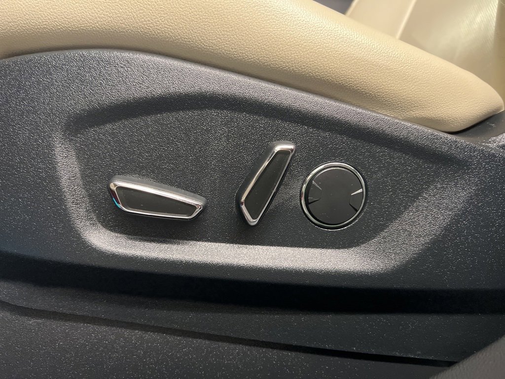 Certified 2017 Ford Edge Titanium w/ Equipment Group 301A image 30