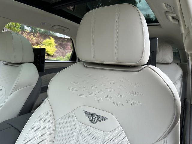 New 2024 Bentley Bentayga Extended Wheelbase image 29