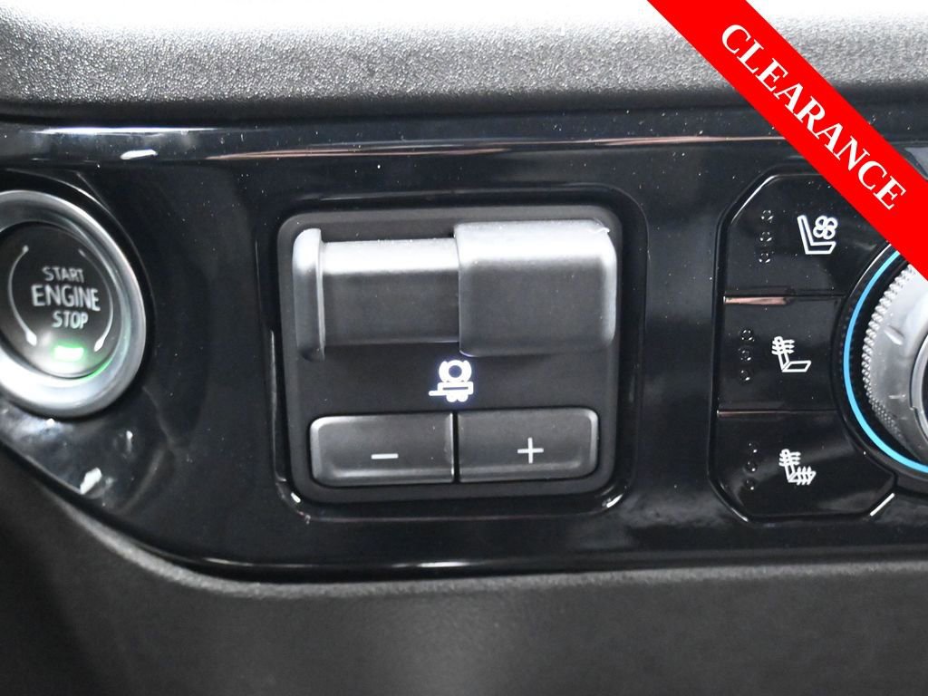 Used 2025 Chevrolet Silverado 2500 ZR2 w/ Technology Package image 27