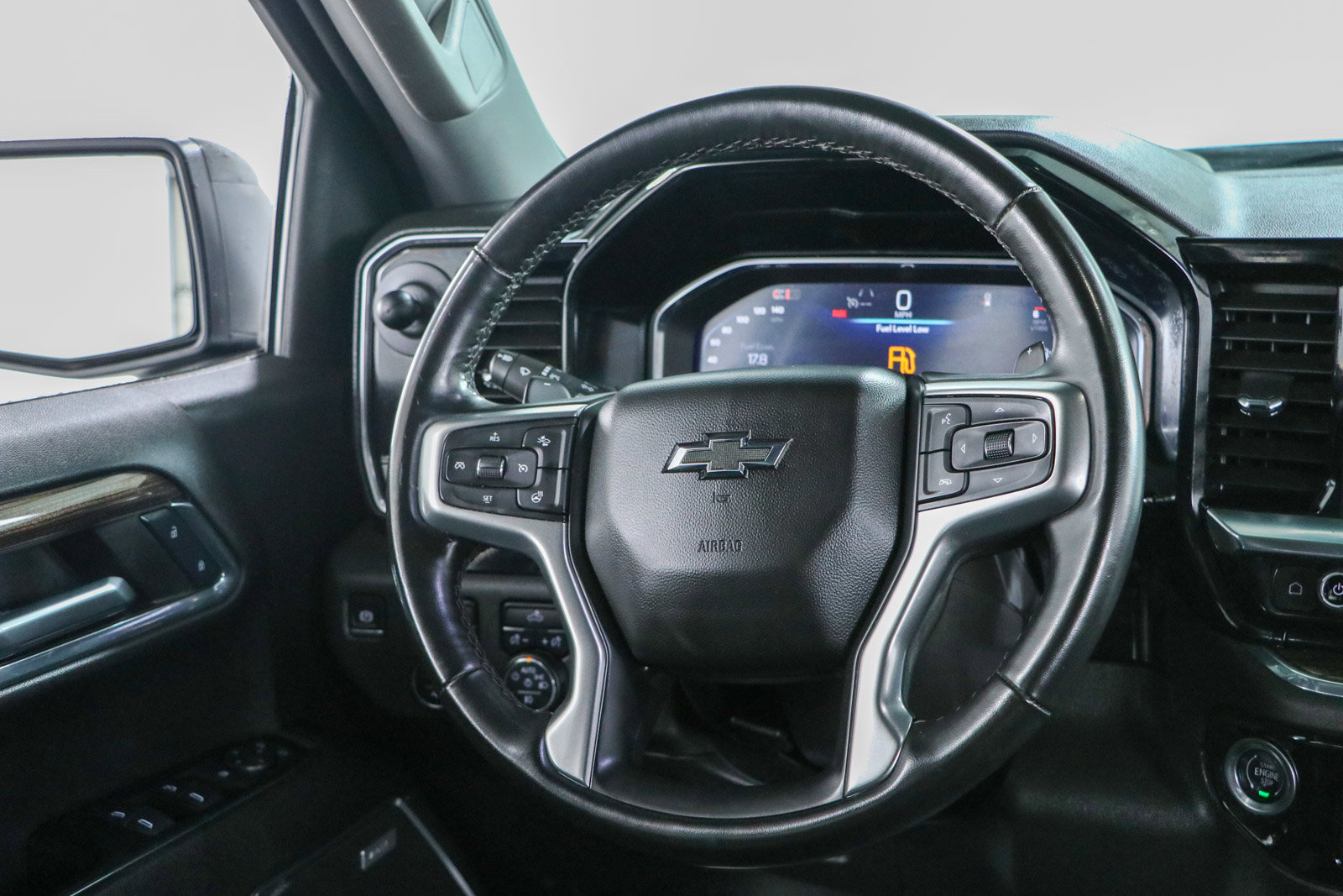 Used 2024 Chevrolet Silverado 1500 LT Trail Boss w/ Convenience Package II AWD/4WD image 13