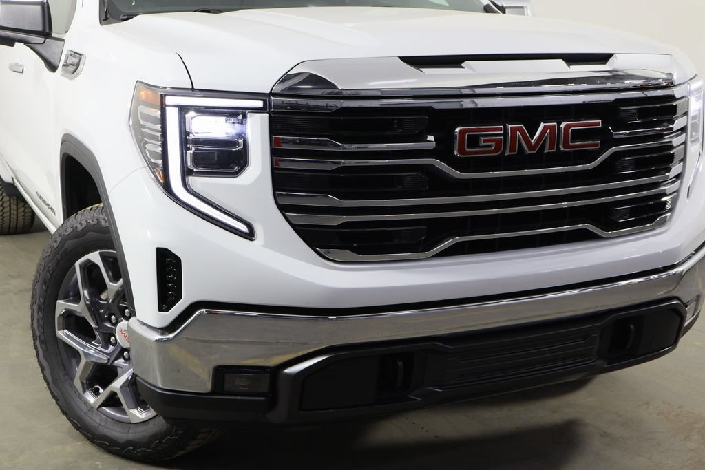 Used 2025 GMC Sierra 1500 SLT AWD/4WD image 46