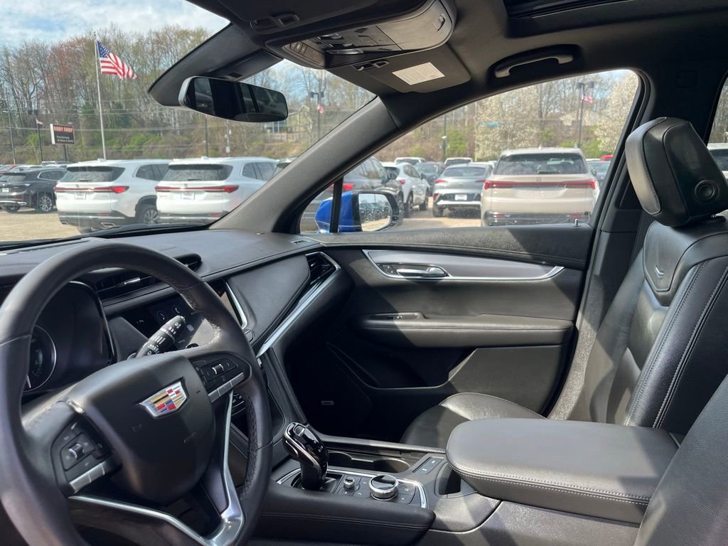 Used 2025 Cadillac XT6 Luxury AWD/4WD image 21