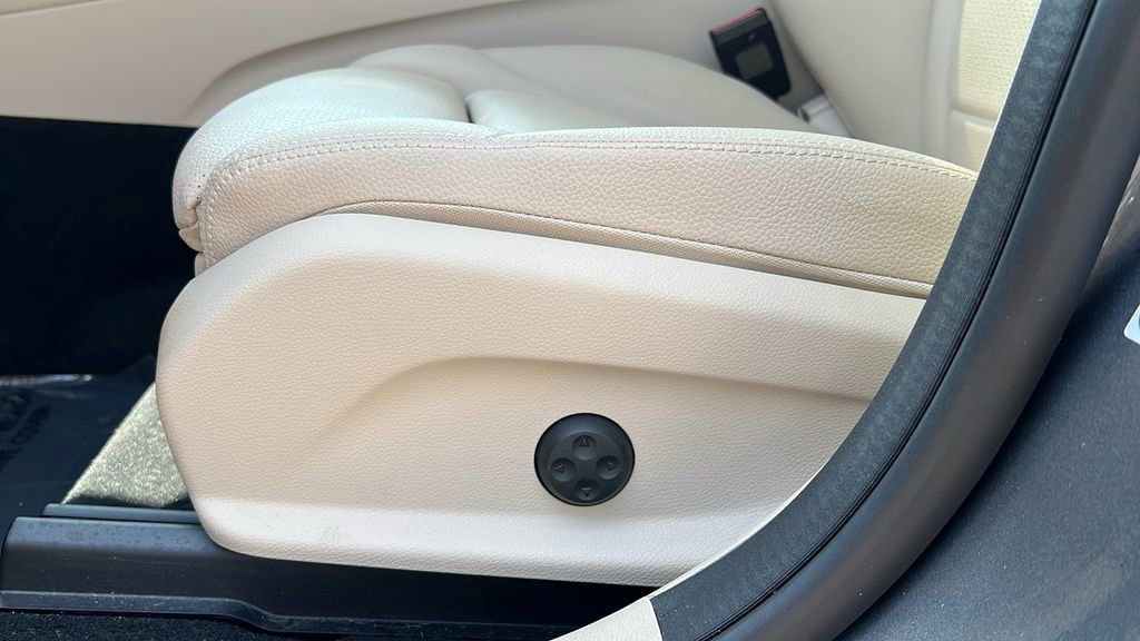 Used 2022 Mercedes-Benz GLC 300 GLC 300 image 22