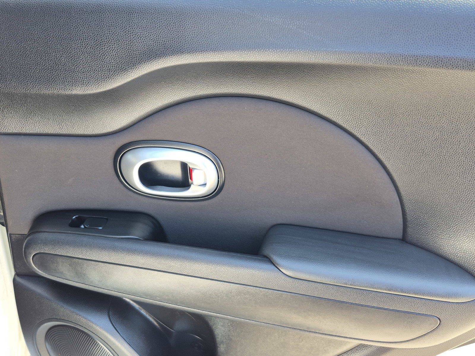 Used 2015 Kia Soul FWD image 8