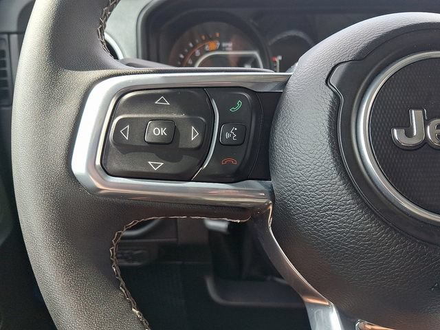 Used 2025 Jeep Wrangler Unlimited Sahara AWD/4WD image 21