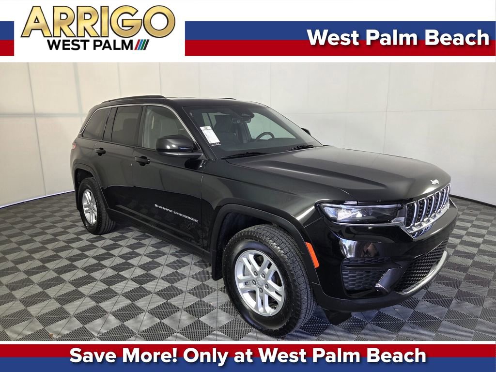 Certified 2025 Jeep Grand Cherokee Laredo w/ Luxury Tech Group I