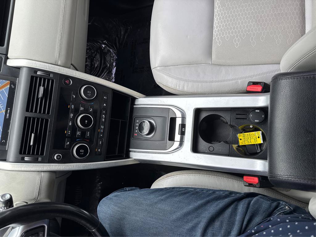 Used 2017 Land Rover Discovery Sport SE AWD/4WD image 15