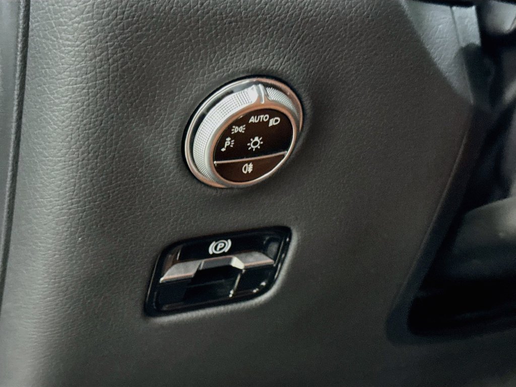 Certified 2025 Mercedes-Benz GLC 300 4MATIC image 10
