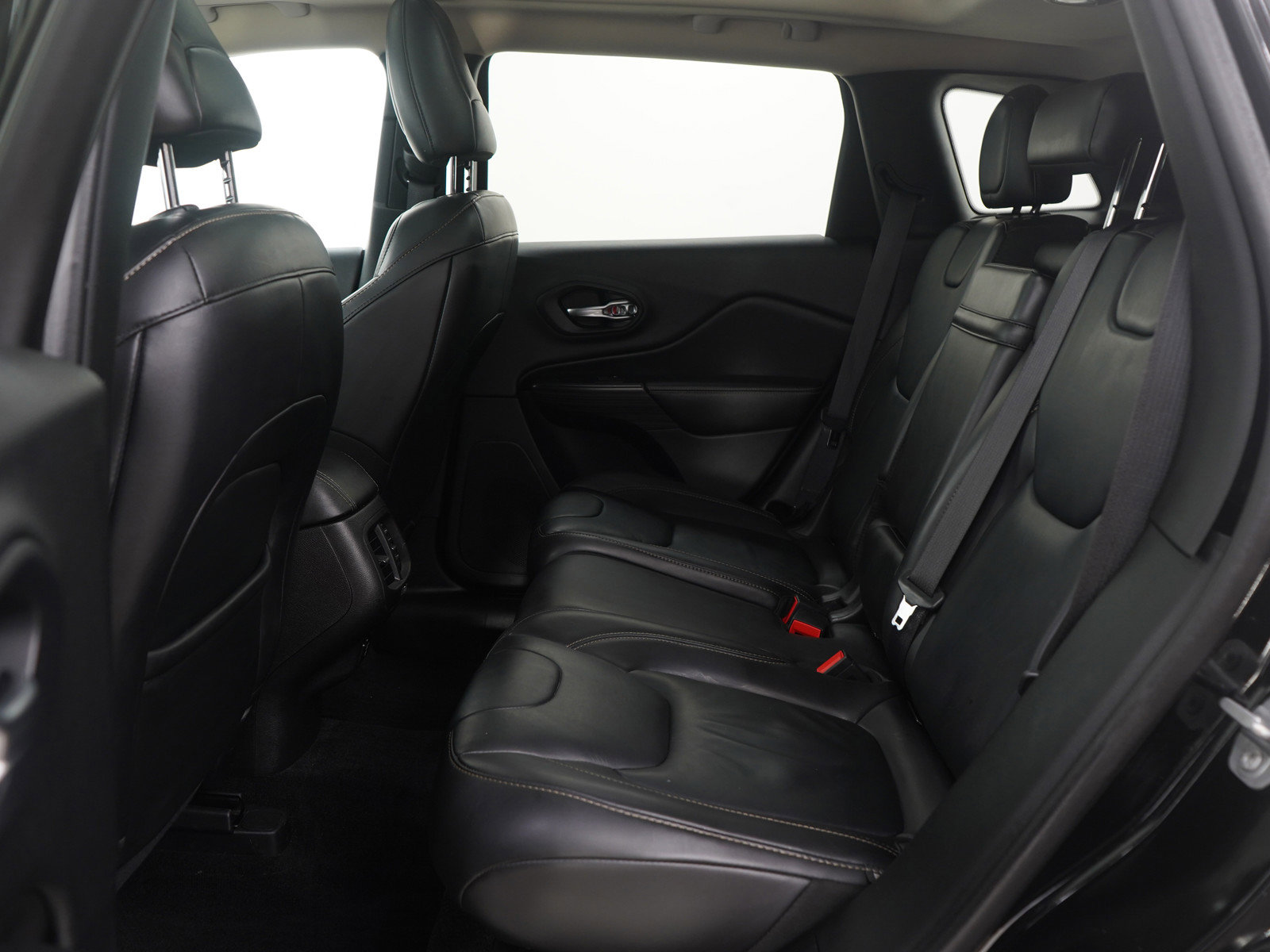 Used 2017 Jeep Cherokee Limited image 15