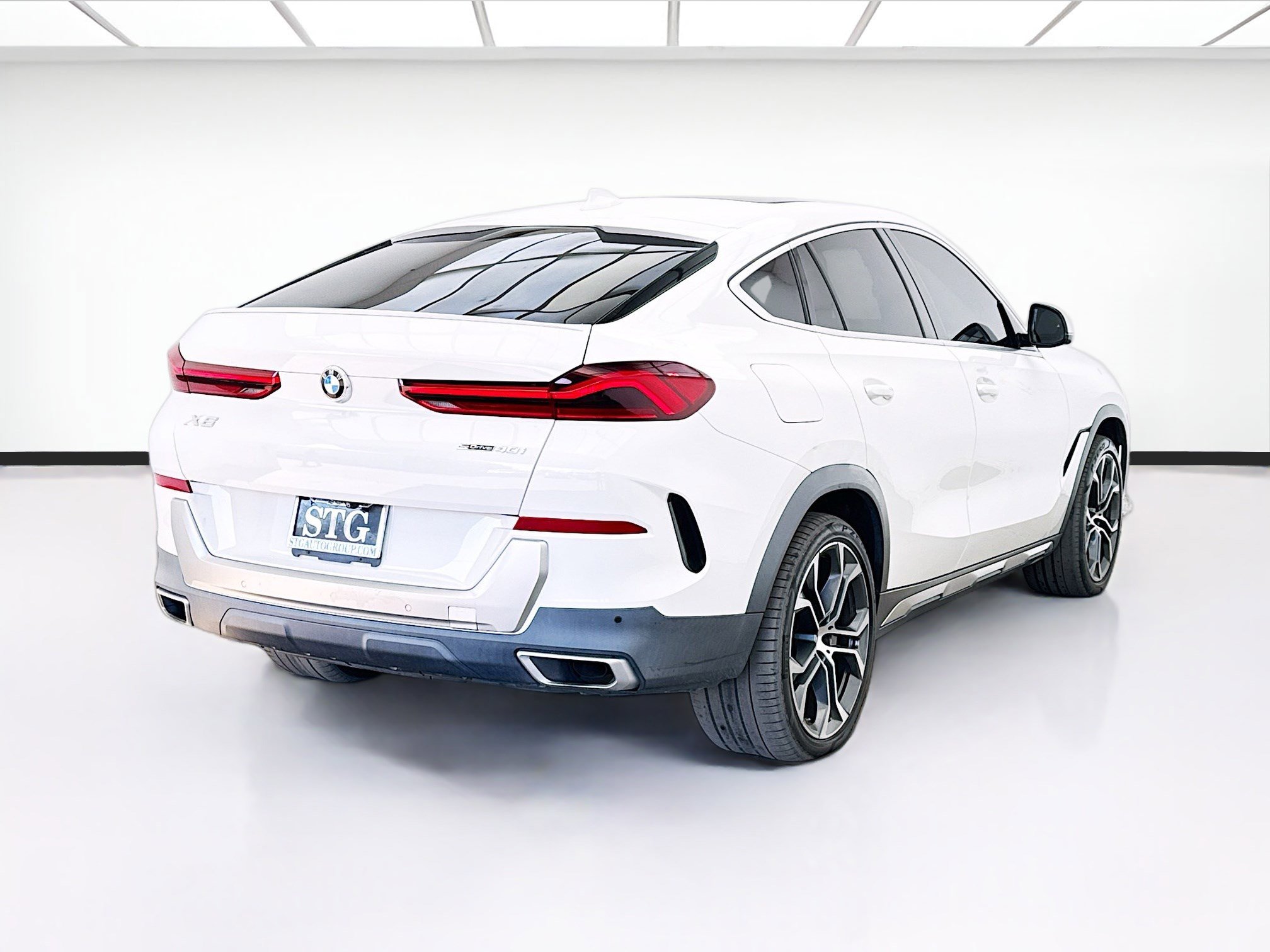 Used 2020 BMW X6 sDrive40i w/ Premium Package image 4