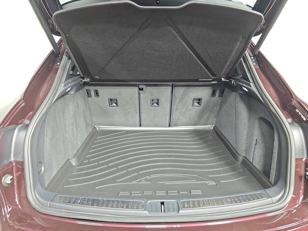 Certified 2025 Porsche Macan image 25