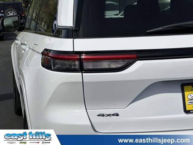 Certified 2022 Jeep Grand Cherokee Overland w/ Adv Protech Group III AWD/4WD image 12