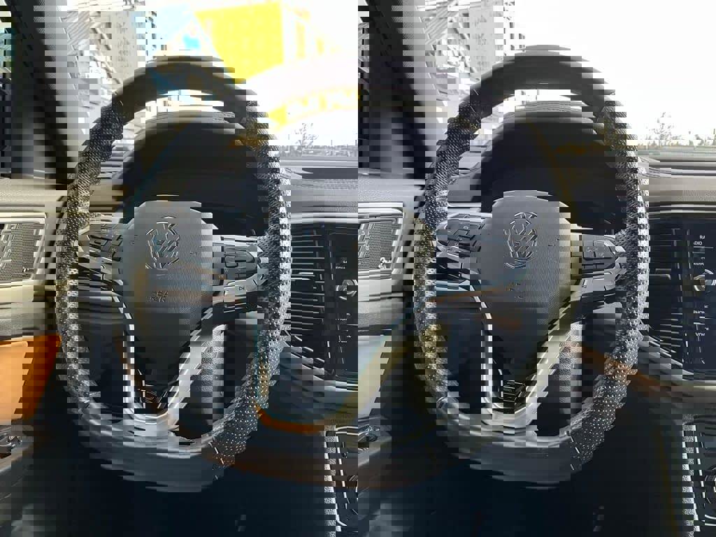 Used 2022 Volkswagen Atlas Cross Sport SEL Premium R-Line image 20