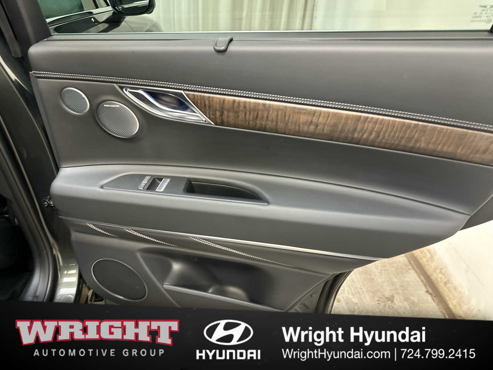 Certified 2025 Genesis GV80 2.5T Prestige image 15