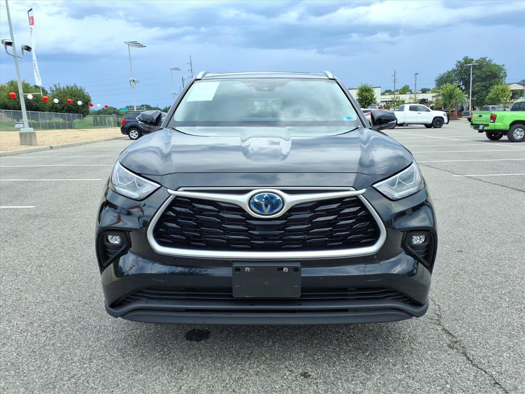 Used 2023 Toyota Highlander Bronze Edition AWD/4WD image 10